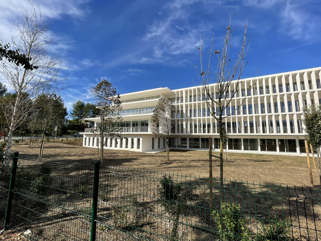 Bureau Aix-en-Provence 915m² Location bureau Aix-en-Provence Bouches-du-Rhône OLBUR2115118 1